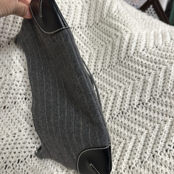 Gap Grey Wool Pinstripe Bag Purse black accents - LIKE NEW! Cute & Trendy - Picture 5 of 9